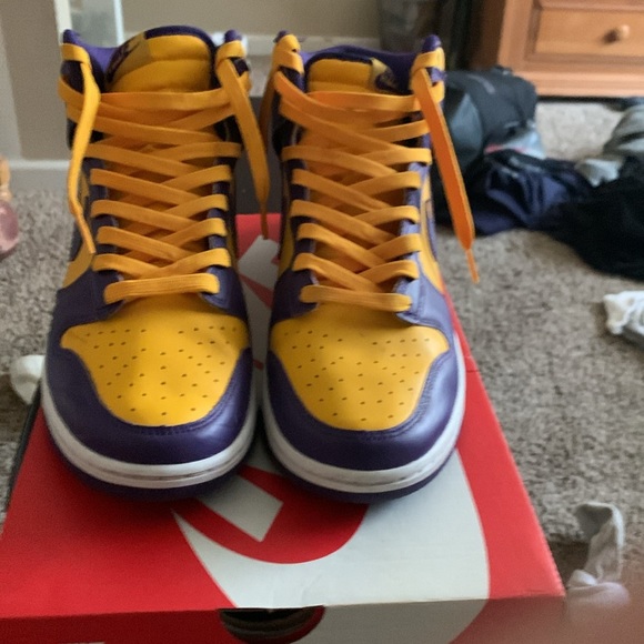 LSU dunks - Picture 2 of 3